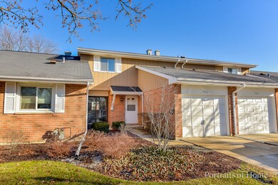 1645 Leytonstone Dr, Wheaton, IL 60189 - photo 2