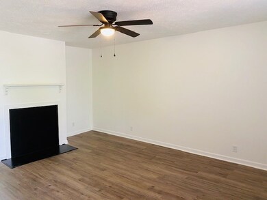 206 Reeves St, Dickson, TN 37055 - photo 4