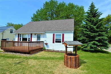 900 15th St SW, Cedar Rapids, IA 52404 - photo 2