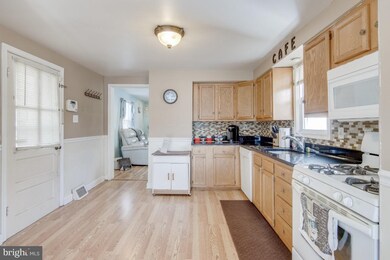 43 Waterview Rd, Dundalk, MD 21222 - photo 4