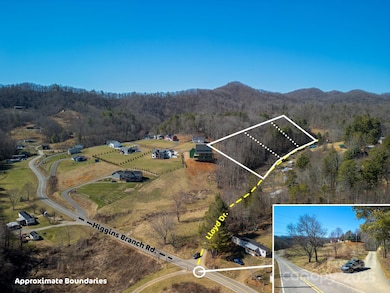 Entrance to Lloyd Drive.