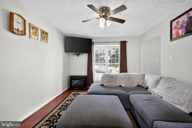 19143 Broadwater Way, Gaithersburg, MD 20879 - photo 3