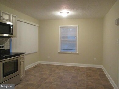 517 Capitol Heights Blvd, Capitol Heights, MD 20743 - photo 7