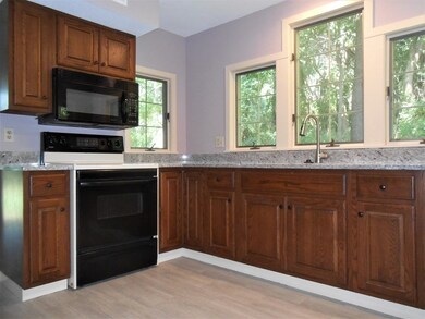 33 Amity Place, Amherst, MA 01002 - photo 6