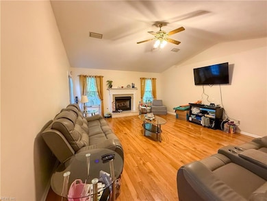 110 View Pointe Dr, Newport News, VA 23603 - photo 7