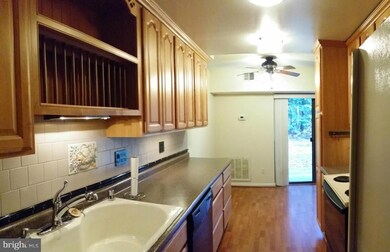 11645 Stoneview Square unit 87/2B, Reston, VA 20191 - photo 2