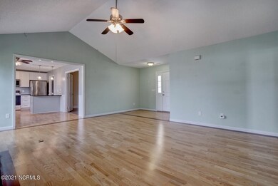 1613 Covey Ln Wilmington NC-large-008-00