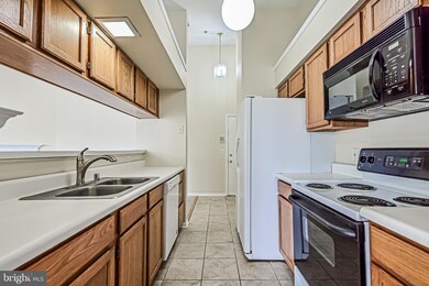 3580 Sherbrooke Cir unit 303, Woodbridge, VA 22192 - photo 6