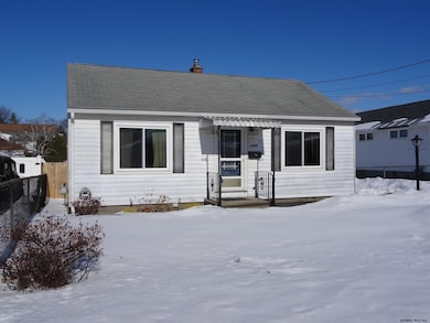 1077 Laura St, Schenectady, NY 12306 - photo 2