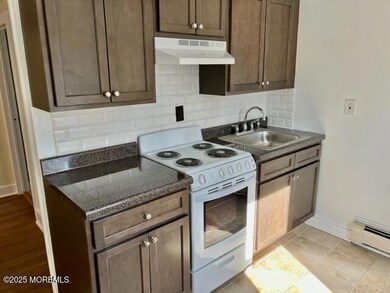 148 B W Sylvania Ave Kitchen