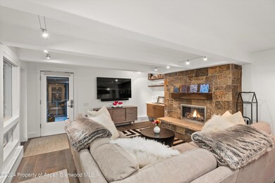 124 W Hyman Ave unit 3D, Aspen, CO 81611 - photo 3