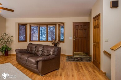 Livingroom with large Bay Window