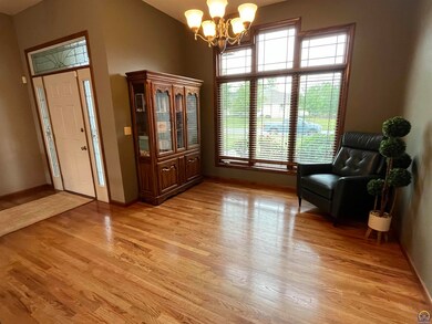 2635 SW Santa fe Dr, Topeka, KS 66614 - photo 4