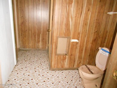 102 Lansdale Dr, East Stroudsburg, PA 18301 - photo 7