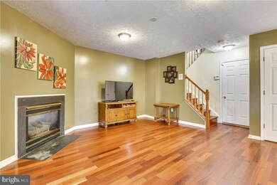 8700 Riverscape Ct, Odenton, MD 21113 - photo 4