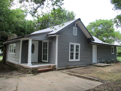 402 E 8th St, Cushing, OK 74023 - photo 2