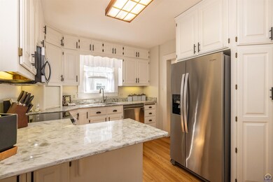 1360 SW Collins Ave, Topeka, KS 66604 - photo 3