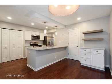 105 Hampton Blvd unit 105, Lake Bluff, IL 60044 - photo 5