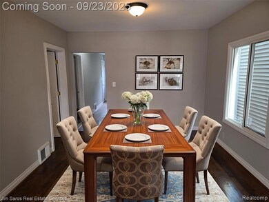 1238 Wayburn Lower St, Grosse Pointe, MI 48230 - photo 4