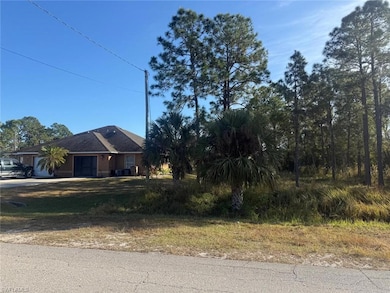 753/755 Eisenhower Blvd, Lehigh Acres, FL 33974 - photo 2