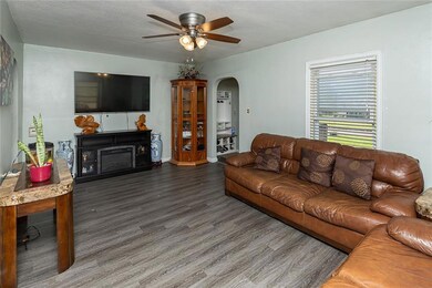 2808 Capitol Ave, Des Moines, IA 50317 - photo 5