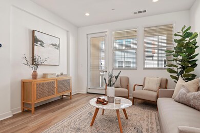 07 - Living Area