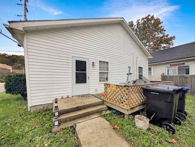 372 Holmes St, Frankfort, KY 40601 - photo 5