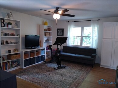 Leads to Family Room
