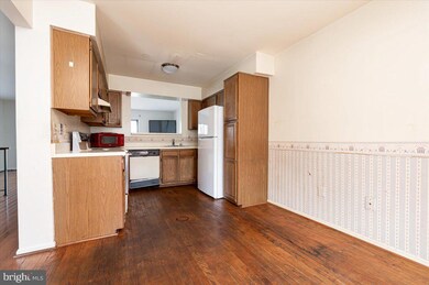 3522 Cherry Hill Ct, Beltsville, MD 20705 - photo 4