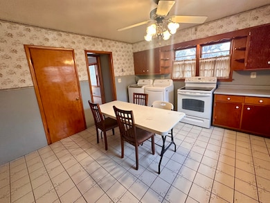 unlisted-address, Aurora, IL 60506 - photo 7