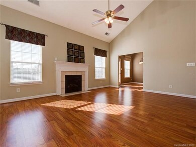 Wonderful Open Great Room Floorplan, Clean and Mov
