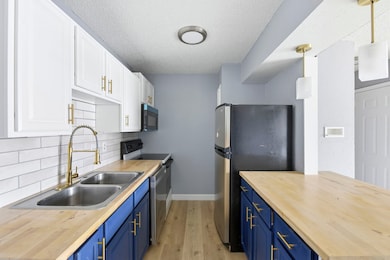 2750 Holly Hall St unit 1208, Houston, TX 77054 - photo 5