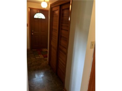 Entry/Foyer.