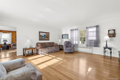 27 Simon St, Babylon, NY 11702 - photo 4