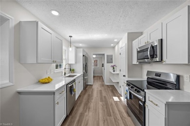 115 Eastway Ln, Graham, NC 27253 - photo 2