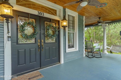 303 Walnut St-4
