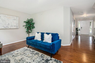 12925 Woodcutter Cir, Germantown, MD 20876 - photo 6