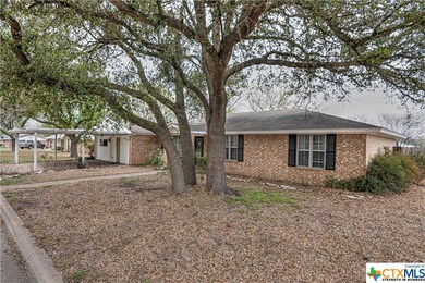 604 Elizabeth St, Troy, TX 76579 - photo 2