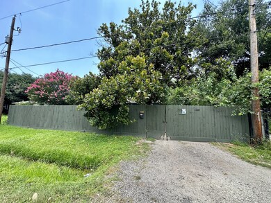 6326 Wayne St, Houston, TX 77026 - photo 5