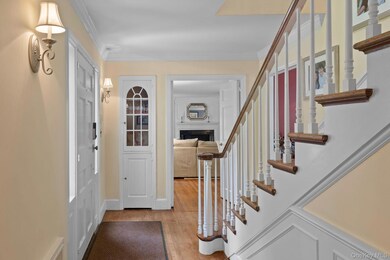 342 Woodbury Rd, Cold Spring Harbor, NY 11724 - photo 3