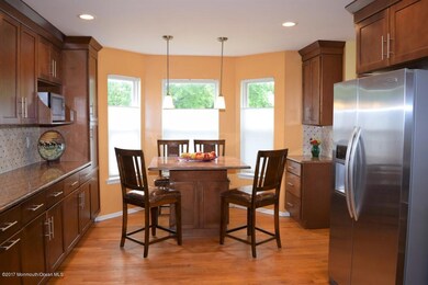NEWER GRANITE KITCHEN