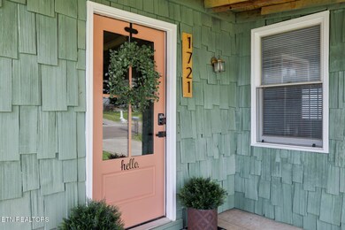 6-web-or-mls-1721 Crestview St - 006
