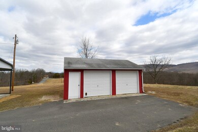 2431 Highland Ridge Rd, Berkeley Springs, WV 25411 - photo 7