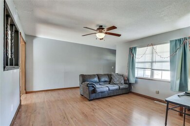 314 E Locust St, Tecumseh, OK 74873 - photo 7