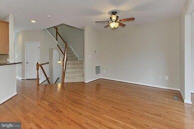12685 Heron Ridge Dr, Fairfax, VA 22030 - photo 2