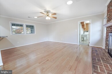 4127 Point Hollow Ln, Fairfax, VA 22033 - photo 7
