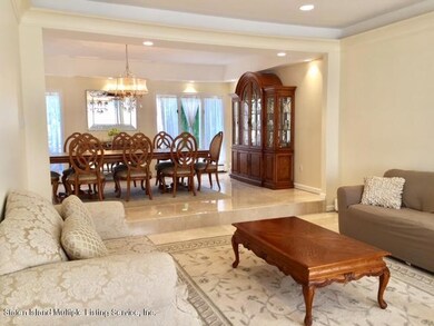 Formal Living Room (2)
