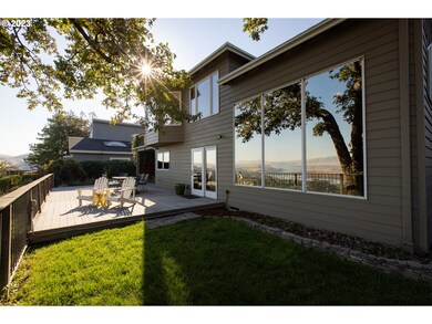 915 E 18th St, the Dalles, OR 97058 - photo 7