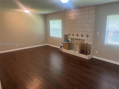 6539 Harlow Blvd, Jacksonville, FL 32210 - photo 3