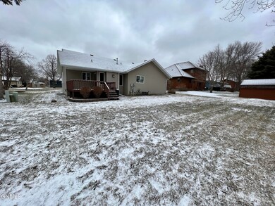 319 22nd Ave NE, Jamestown, ND 58401 - photo 3